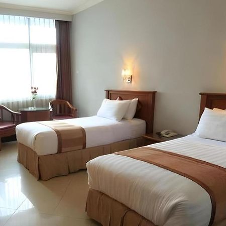 Hotel Tarakan Plaza Bagian luar foto