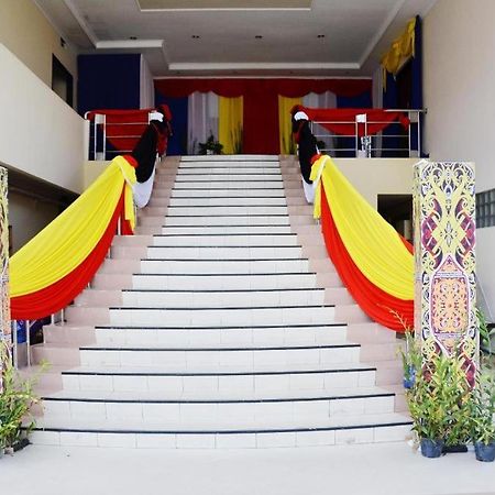 Hotel Tarakan Plaza Bagian luar foto