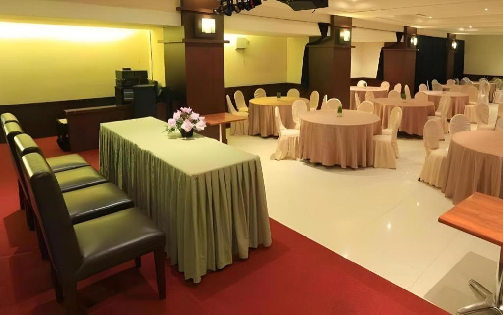 Hotel Tarakan Plaza Bagian luar foto