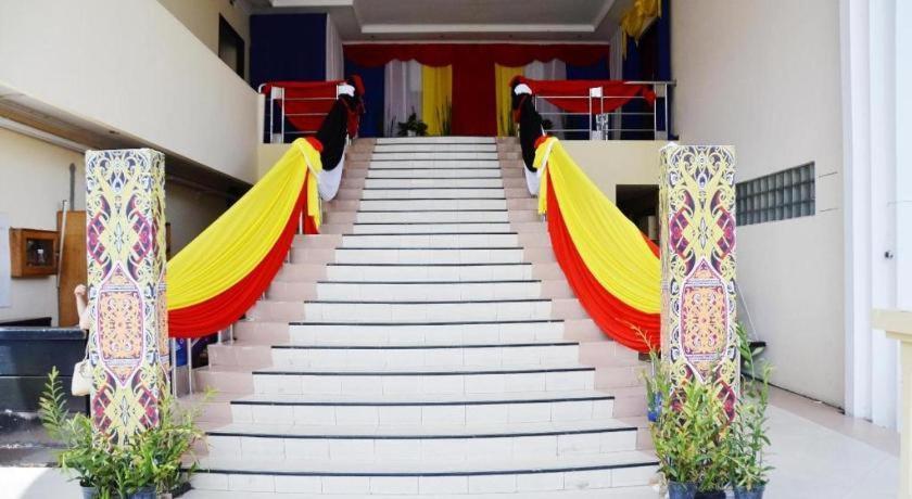 Hotel Tarakan Plaza Bagian luar foto